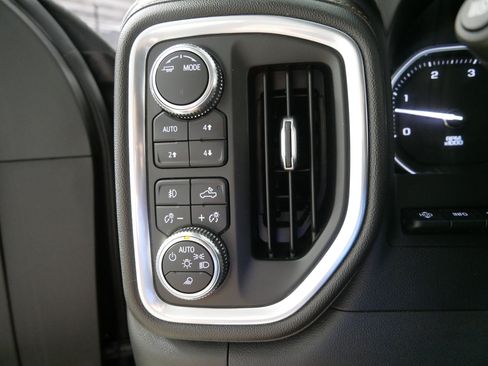 Certified 2022 GMC Sierra 3500 AT4 w/ AT4 Premium Plus Package AWD/4WD image 26
