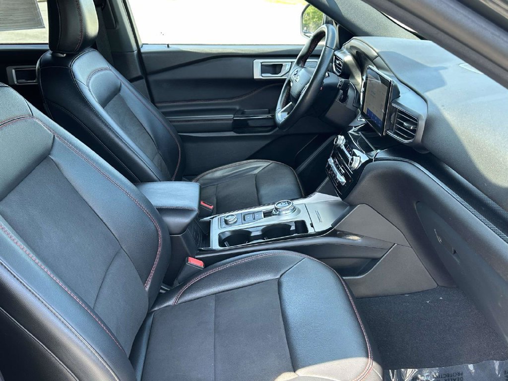 Used 2023 Ford Explorer ST-Line AWD/4WD image 9