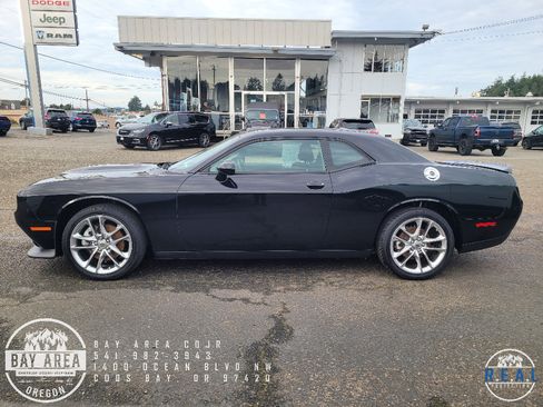 Used 2022 Dodge Challenger GT image 8