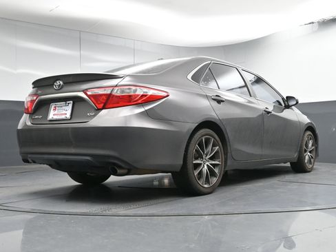 Used 2015 Toyota Camry XLE image 26