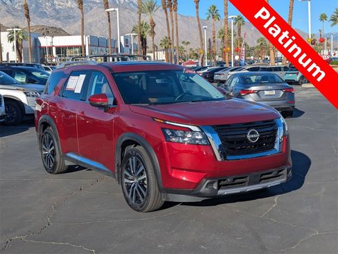Used 2025 Nissan Pathfinder Platinum w/ Cargo Package image 6