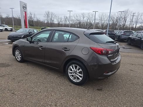Used 2017 MAZDA MAZDA3 Sport image 5