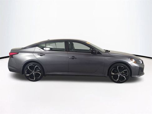 Used 2024 Nissan Altima 2.5 SR image 4