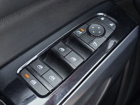 Used 2023 Nissan Pathfinder SL w/ Black Appearance Package image 30