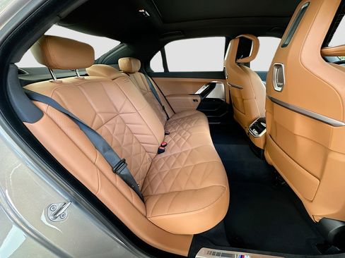 Certified 2024 BMW 740i w/ Premium Package 2 image 30