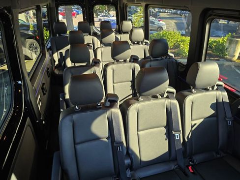 Used 2022 Mercedes-Benz Sprinter 2500 image 12