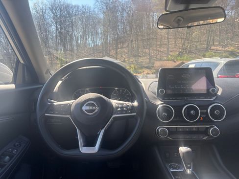 Used 2025 Nissan Sentra SV image 33