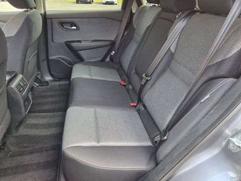 Used 2022 Nissan Rogue SV image 12