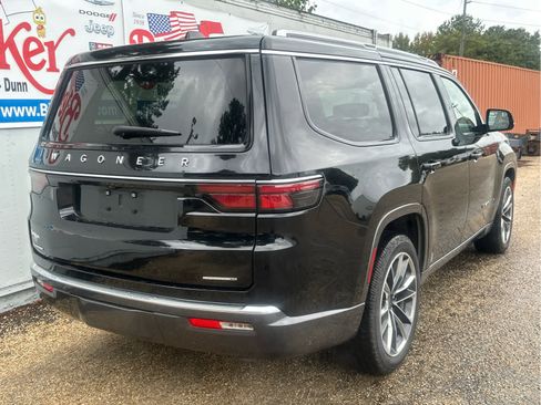 Used 2022 Jeep Wagoneer Series III w/ Premium Group I image 3