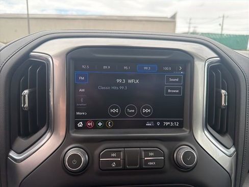 Used 2022 Chevrolet Silverado 1500 LT AWD/4WD image 15