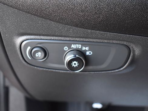 Used 2023 Chevrolet Equinox LT AWD/4WD image 40