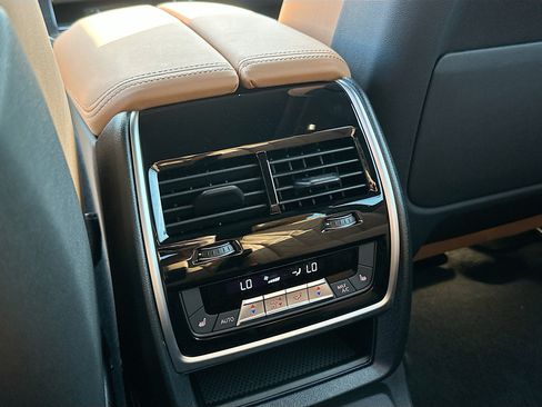 New 2027 BMW X7 xDrive40i w/ Executive Package AWD/4WD image 18