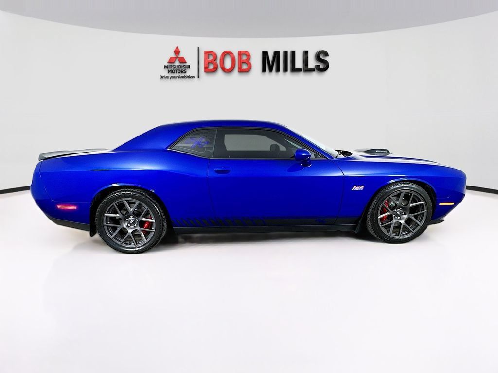 Used 2018 Dodge Challenger R/T RWD image 31