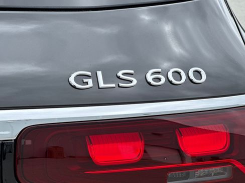 Used 2025 Mercedes-Benz Maybach GLS 600 4MATIC image 31