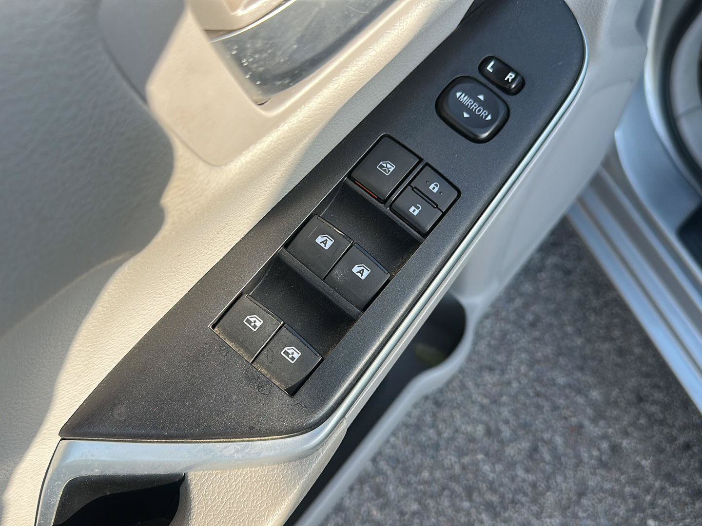 Used 2015 Toyota Camry LE FWD image 10
