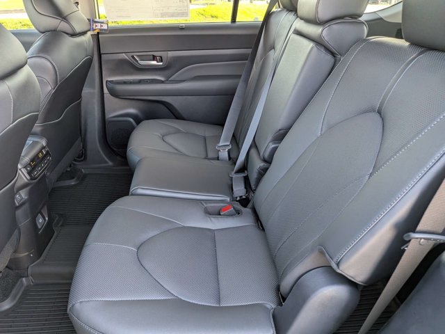 New 2026 Toyota Grand Highlander AWD Hybrid image 16