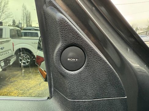 Used 2016 Ford Expedition Limited w/ Equipment Group 301A image 3