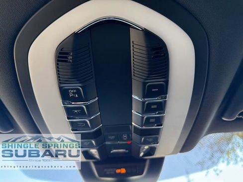 Used 2022 Porsche Macan AWD/4WD image 47