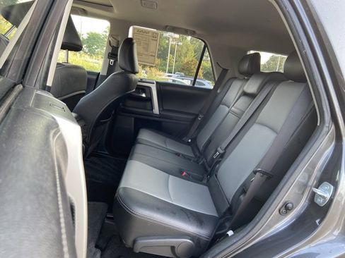 Used 2016 Toyota 4Runner SR5 Premium RWD image 16