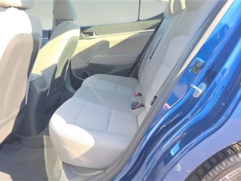 Used 2019 Hyundai Elantra SE image 20