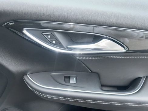 Used 2025 Buick Envision Preferred image 29