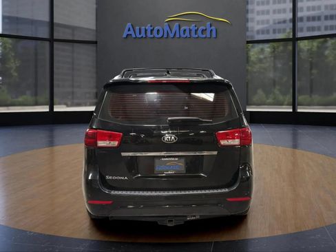 Used 2016 Kia Sedona LX w/ LX Convenience Package FWD image 9
