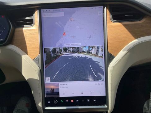Used 2018 Tesla Model X 100D AWD/4WD image 34