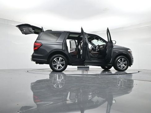 Used 2024 Ford Expedition Limited image 53