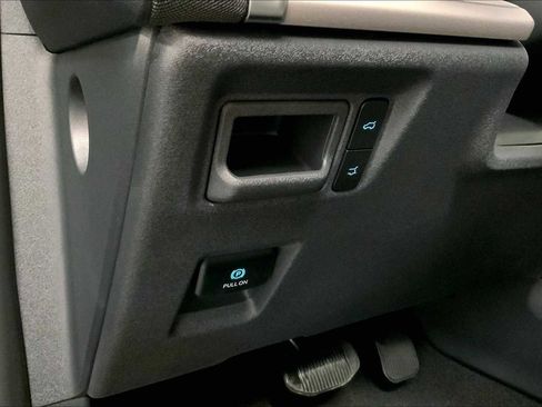 New 2025 Ford Expedition Active image 19