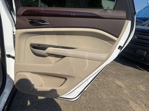 Used 2014 Cadillac SRX Luxury FWD image 17