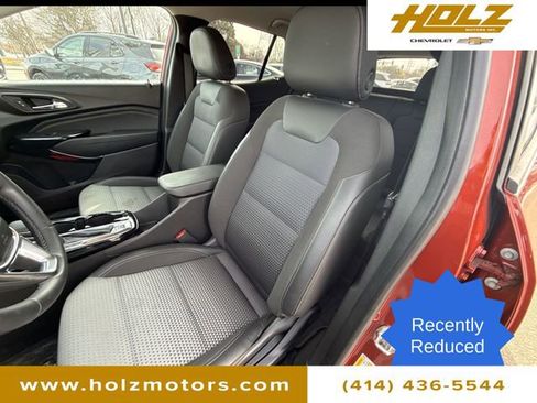 Certified 2024 Chevrolet Trax LT w/ Driver Confidence Package image 34