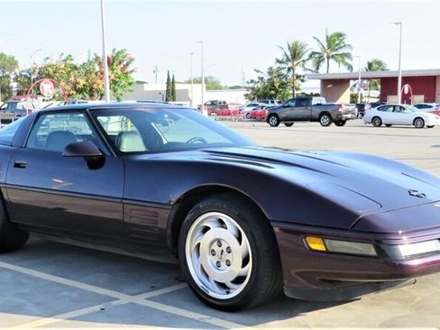 Used 1994 Chevrolet Corvette Coupe RWD image 1