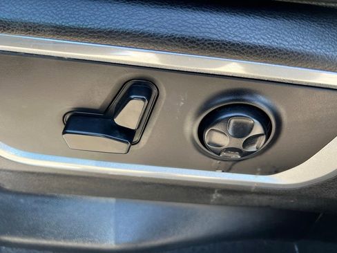 Used 2019 RAM 1500 Laramie AWD/4WD image 33