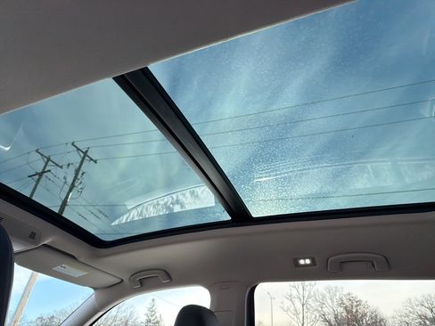 Used 2024 Volkswagen Atlas SE image 30