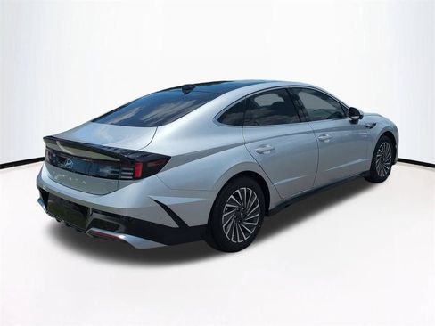New 2026 Hyundai Sonata Limited FWD image 5
