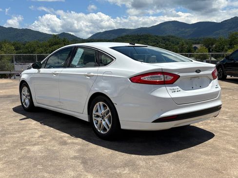 Used 2013 Ford Fusion SE FWD image 4