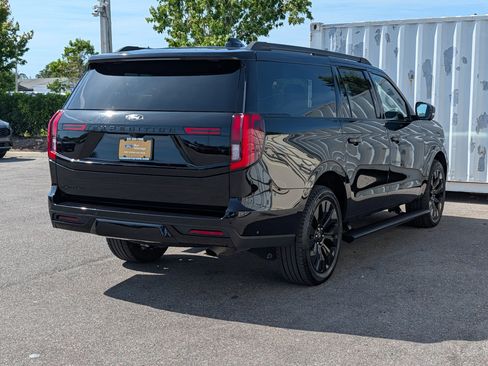 Certified 2025 Ford Expedition Max Platinum w/ Stealth Appearance Package AWD/4WD image 4