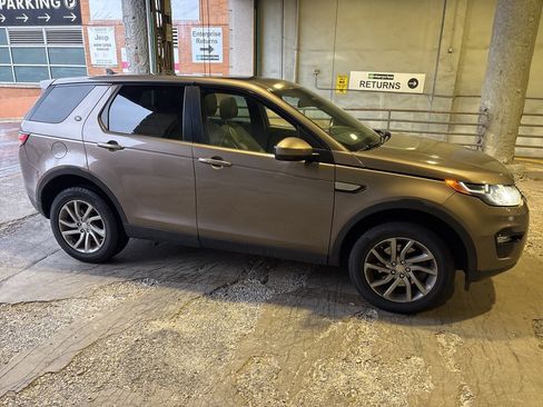 Used 2016 Land Rover Discovery Sport HSE image 2