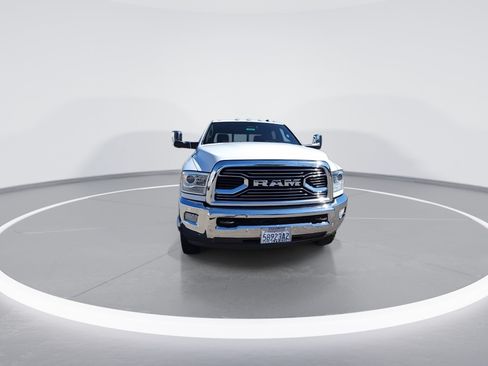 Used 2017 RAM 3500 Laramie Longhorn AWD/4WD image 3