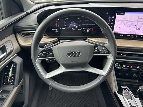 Used 2025 Audi Q5 Premium w/ Convenience Package AWD/4WD image 17