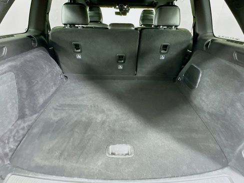 Used 2022 Jeep Grand Cherokee Overland w/ Luxury Tech Group IV image 30