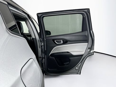 Used 2022 Jeep Compass Limited image 28