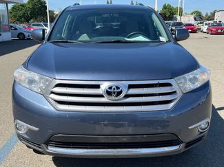Used 2013 Toyota Highlander Plus w/ Protection Pkg video 2