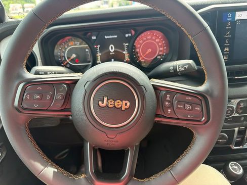 Used 2024 Jeep Wrangler Unlimited Sport AWD/4WD image 24