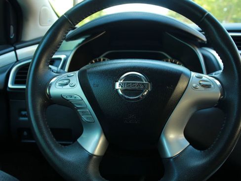 Used 2016 Nissan Murano SV AWD/4WD image 12