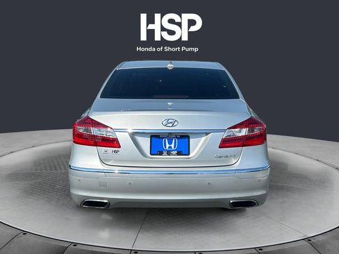 Used 2013 Hyundai Genesis 3.8 w/ Technology Pkg RWD image 4