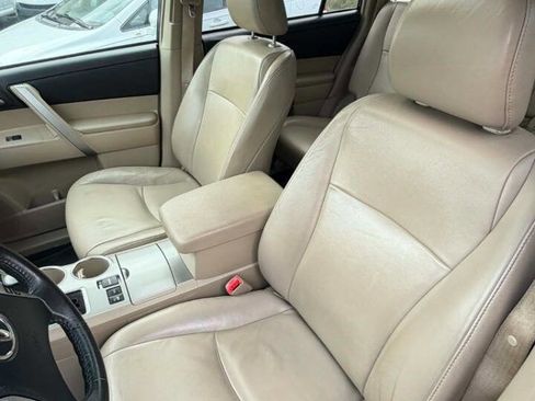 Used 2012 Toyota Highlander 4WD image 12