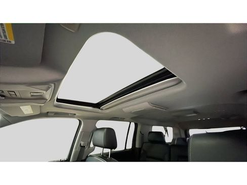 Used 2020 Chevrolet Suburban Premier AWD/4WD image 15