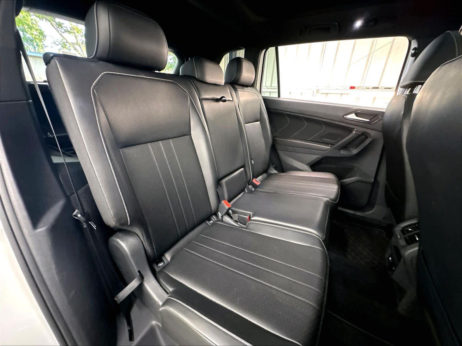 Used 2023 Volkswagen Tiguan SE R-Line FWD image 28