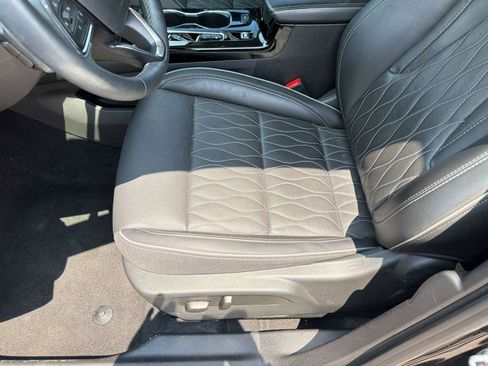 Used 2023 Buick Envision Avenir FWD image 12
